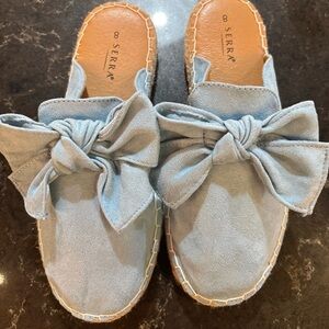 SERRA SIZE 8 Women’s Blue Suede Slip Ons Bow Cushioned LNC